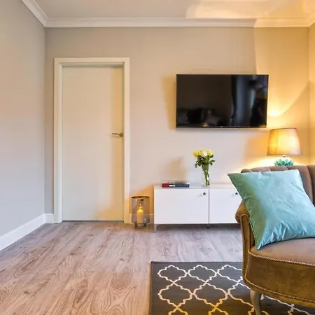 Apartmate- In The Heart Of Old Town Tartaczna Apartment *