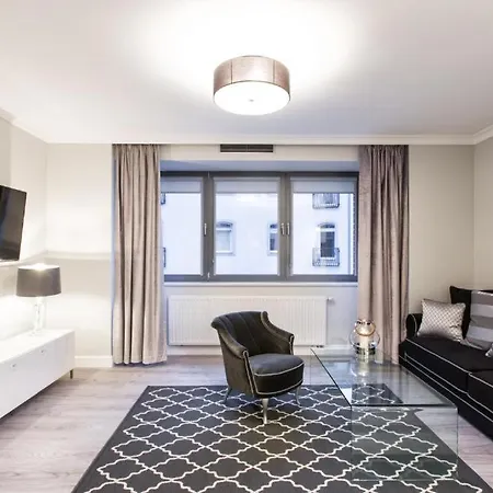 Apartmate- In The Heart Of Old Town Tartaczna Apartment