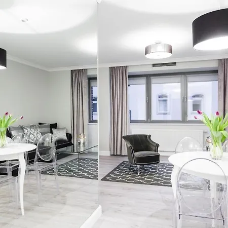 Apartmate- In The Heart Of Old Town Tartaczna Apartment